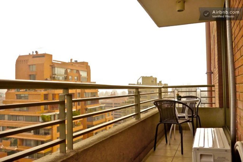 Exmonarca By Design Apartment Santiago Bilik gambar